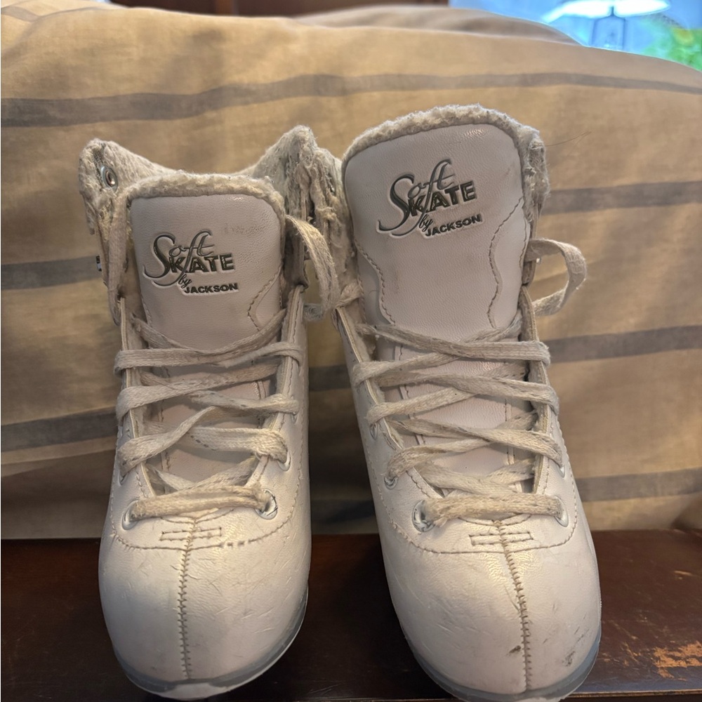 JACKSON White Kids Ice Skates